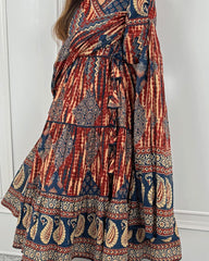 Look straight out of a dreamy movie set as  you turn around and walk in this elegant flaired suit ! The perfect of traditional wear