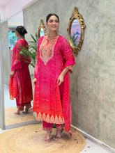 LONCHING ĐĚSIGNER PARTY WEAR TOP AND BOTAM . WITH FANCY DUPPATA AND EMBROIDERY WORK