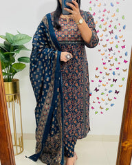 The outfits in your images showcase beautiful traditional kurta sets with a contemporary touch! Here are the details based on your uploads: