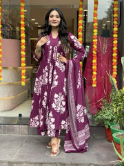 Enjoy This Wedding Season with our Very Beautiful Anarkali suit Set..