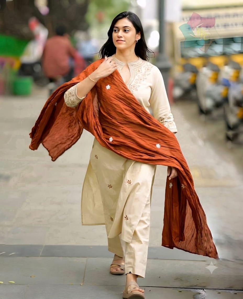 Off-White Embroidered Cotton Kurta Set for Women