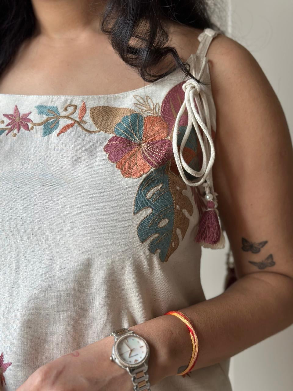 White Heavy Embroidery Sleeveless Cotton Flex Kurta Pant Set