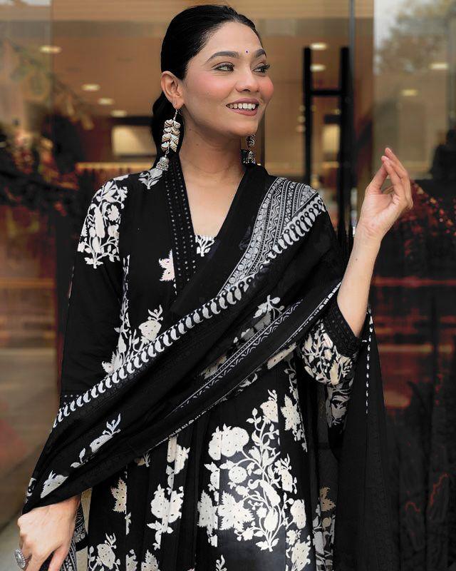 Enjoy This Wedding Season with our Very Beautiful Anarkali suit Set..