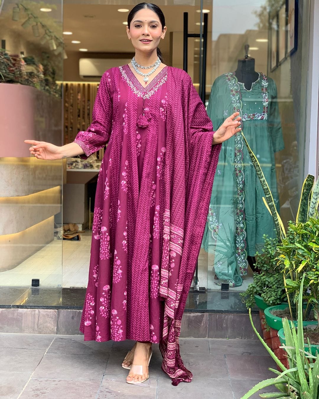 *New lounch 🥰🥰*

*White Love.......*
💗🤍💗🤍💗🤍💗🤍💗🤍
*This A-line pant set is perfect for the summer season with its vibrant floral print and confident pocket one side. Plus, the included matching dupatta completes the look and adds an extra touch