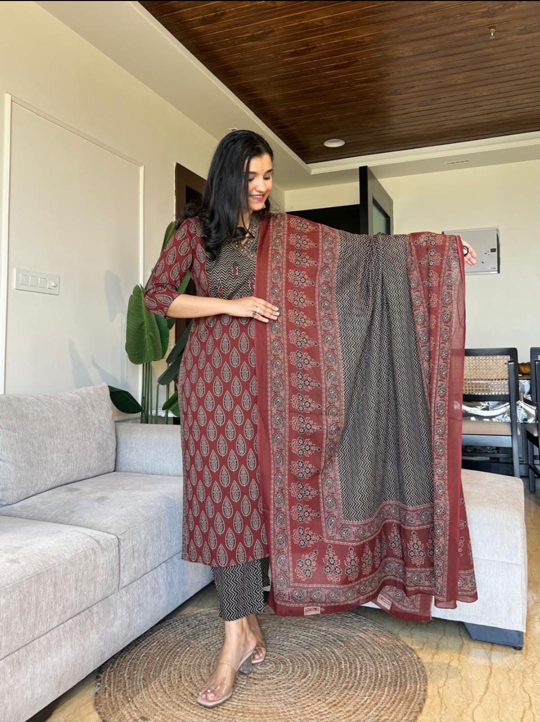❤️❤️❤️❤️❤️❤️❤️❤️*NEW COLOUR LUNCHING Voluminous Beutiful Suit Set*

*SHOWROOM PIECE*🌼

*Designer Azrak cotton suit* 🌙*