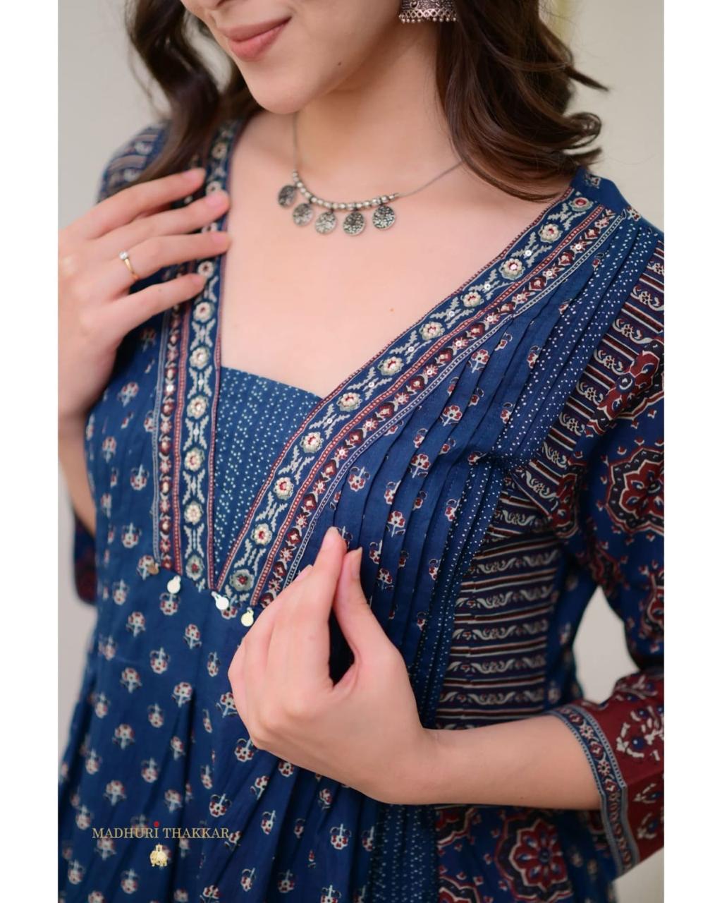 *NEW product LUNCHING super hit   hai dimand product Beutiful Suit Set*