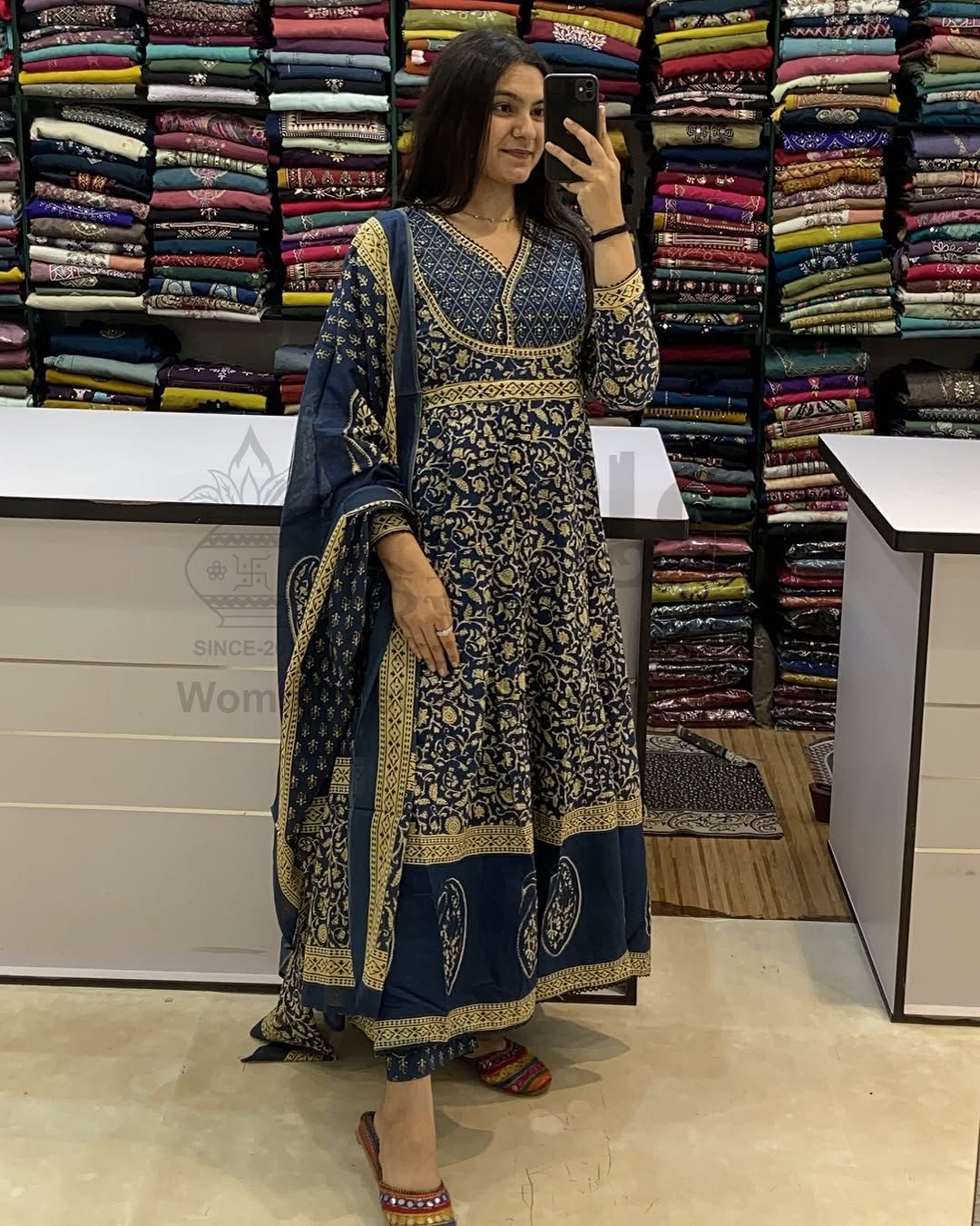 *We are here to spread some magic to your ethnic Heavy Cotton*

*Pure fine Cotton fabric   Kurti with Pant with cotton 100-100 Dupatta*Nack Hand work