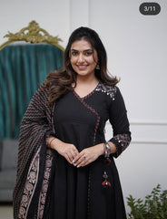 New launch 
Anarkali kurti pant dupatta sets 

Fabric _ premium cotton slub fabric super quality soft pure kadi cotton slub