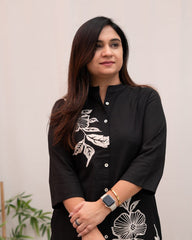New Launch Alert 
Premium Floral Print Co-ord Set 

Launching elegant Straight-cut Kurti with matching straight pants in a classy Navy Blue floral print! 
Perfect blend of comfort & style for your daily, office & casual wear