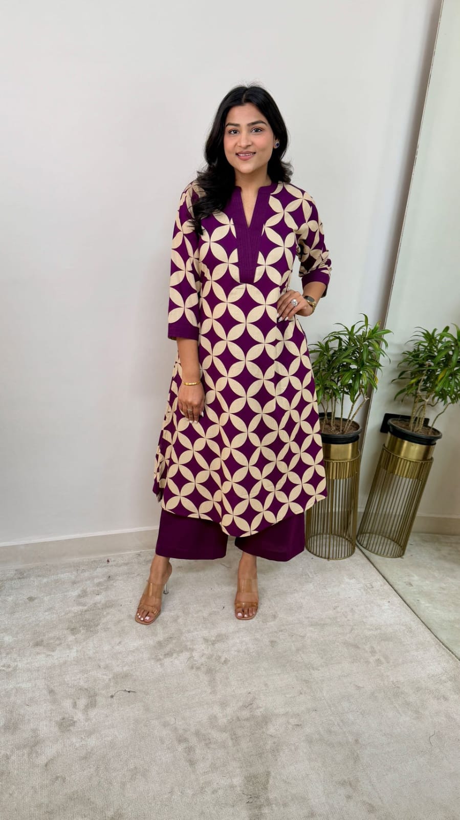💜 New Design Launch 💜

*Pure Cotton Kurta Pant plazo in Beautiful Floral Prints. Must Have in Your Wardrobe For Your Daily Wear Office Wear*