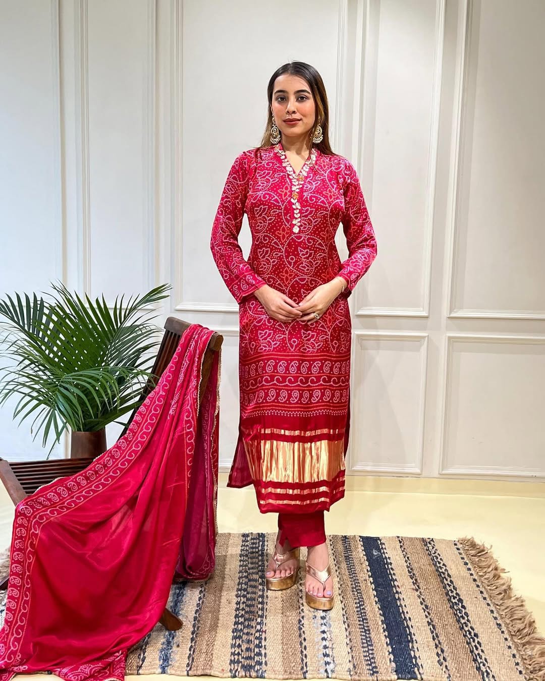Af Lonching  Heavy quality Chinon Silk Fabric designer festive wear kurti pant and duppta  with Embroidery, Sequence & Zari Work with lining