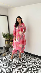 Cotton Floral Printed Kurta Pants With Lace Detailing On The Neckline and Cuffs.

Fabric: Cotton