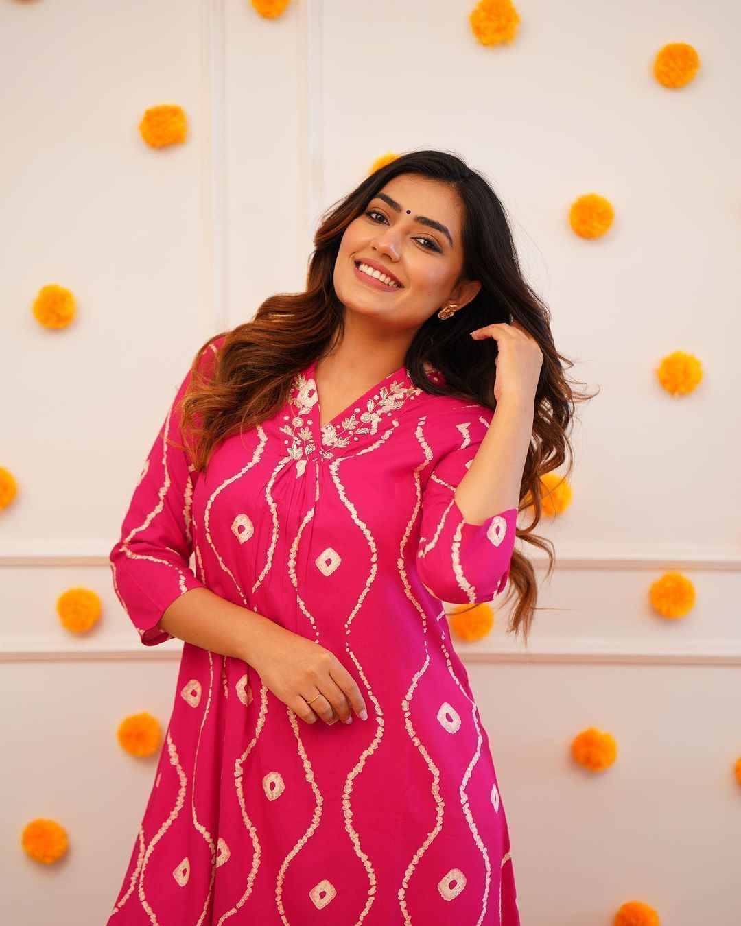 *New Launch* 

*Get festive ready with our new Kurta pant sets with beautiful neck hand work detailing  colours*