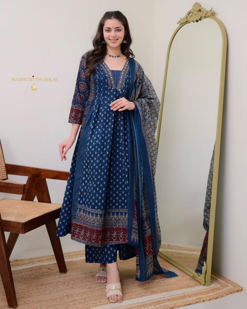 *NEW product LUNCHING super hit   hai dimand product Beutiful Suit Set*