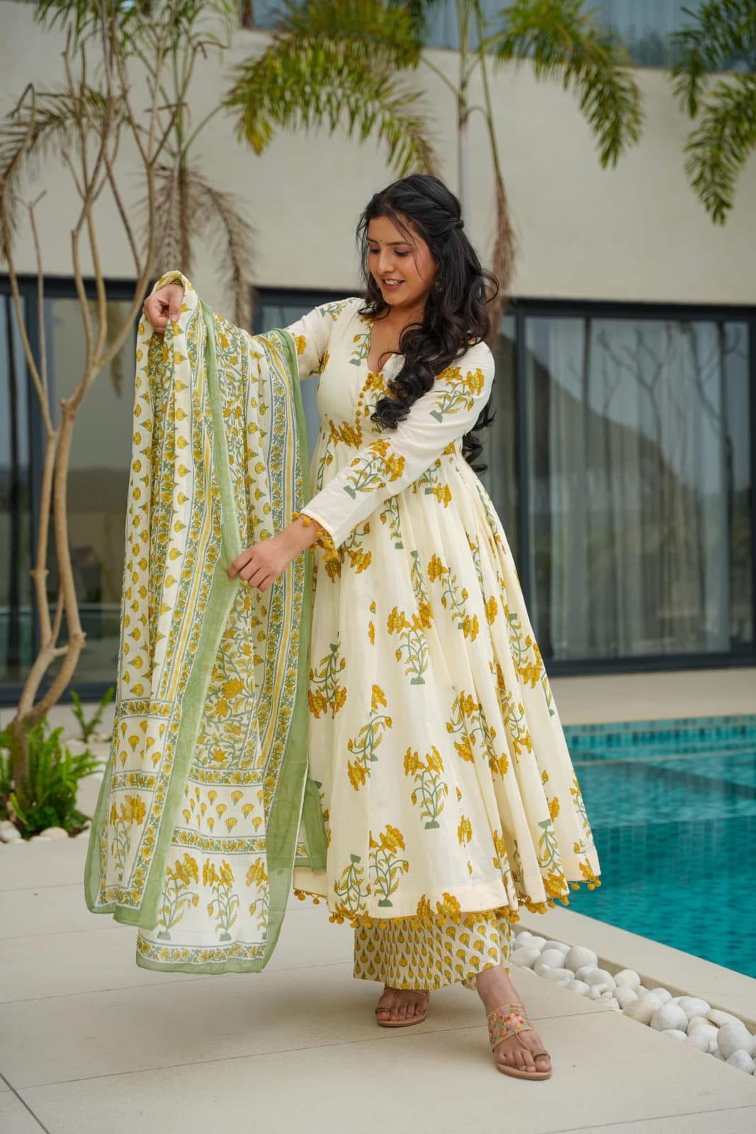 *BEAUTIFUL COTTON PRINTED ANARKALI KURTI WITH BOTTOM 

BEAUTIFUL FRONT BUTTONS AND PUMPUM LACE ON KURTI.

BEAUTIFUL MALMAL PRINTED DUPATTA.
2.25 METER.