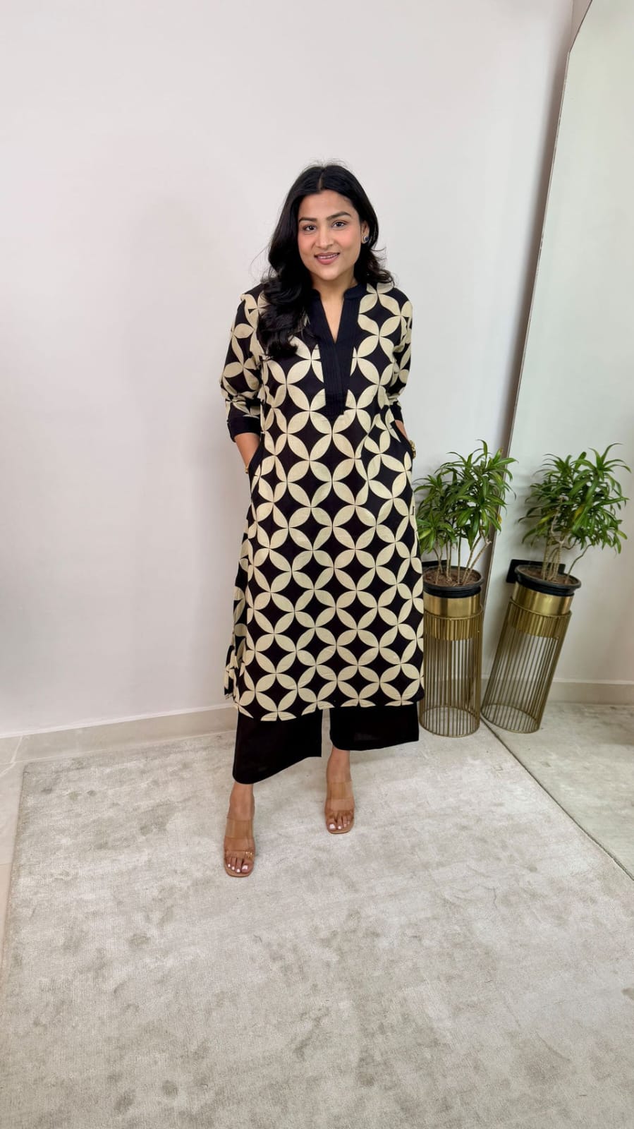 💜 New Design Launch 💜

*Pure Cotton Kurta Pant plazo in Beautiful Floral Prints. Must Have in Your Wardrobe For Your Daily Wear Office Wear*