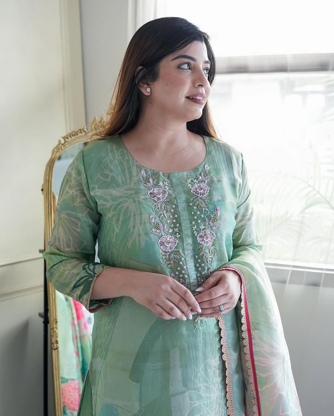 *NEW ARIVELLS RASBARI SUIT SET* 

*BRENDED COLLECTION*