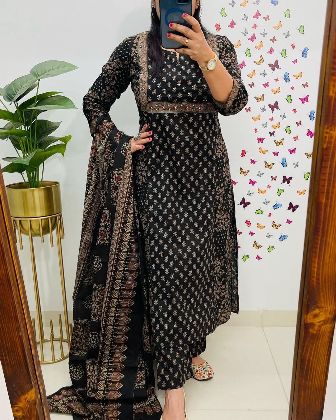 *🌹🌹Pure fine Cotton fabric Embroidery Work Kurti with Pant with cotton 100-100 Dupatta*🌹🌹