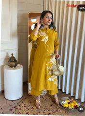 New Launch Alert 
Premium Floral Print Co-ord Set 

Launching elegant Straight-cut Kurti with matching straight pants in a classy Navy Blue floral print! 
Perfect blend of comfort & style for your daily, office & casual wear