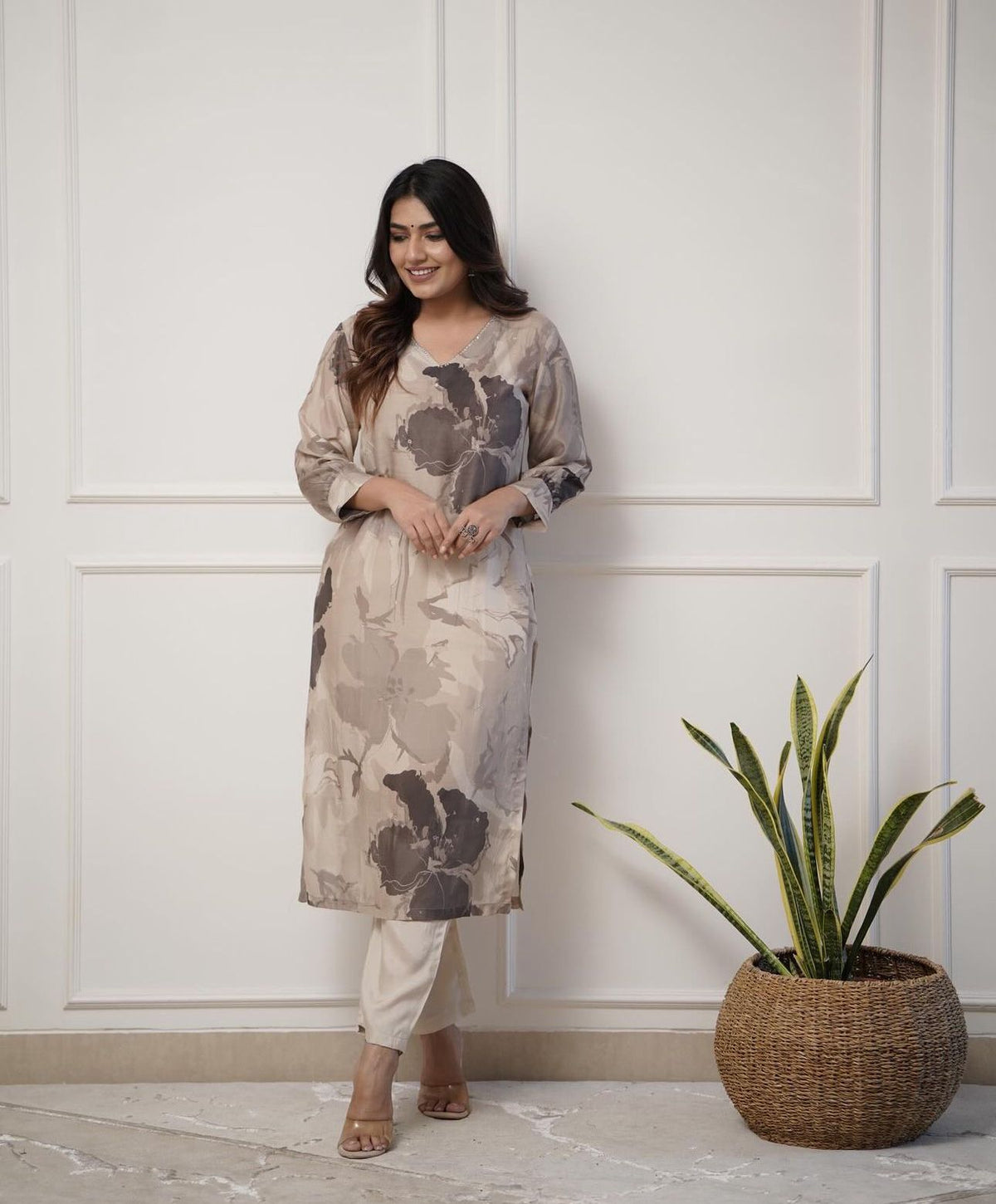 *The Coordinate Smarts for festival*

*pure muslin ( no need  lining )premium qualities-2 pc sets*