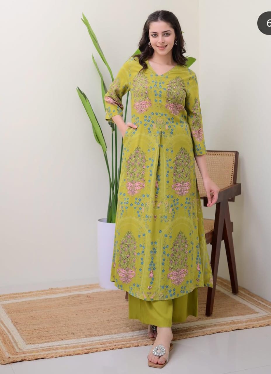 ★Original 
*This 2-piece set features a high-collar printed kurta with pant 
Kurtis with neck work 🌸
High demanded 2 piece set