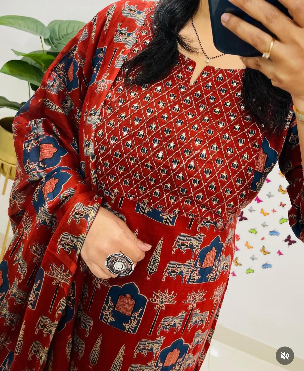 *New Launch*

*Mark a change in your wardrobe by wearing our exclusive range of Premium Rayon 3pcs Kurti set With Beautiful katha and hand work on kurti neck and traditional print malmal Fabric Dupatta*
