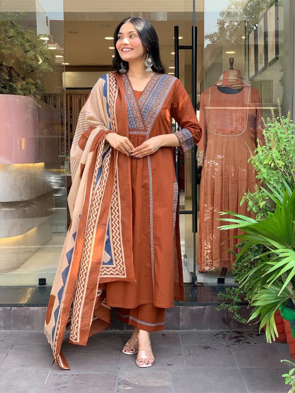 *BEAUTIFUL COTTON KURTI WITH BEAUTIFUL PRINTED.