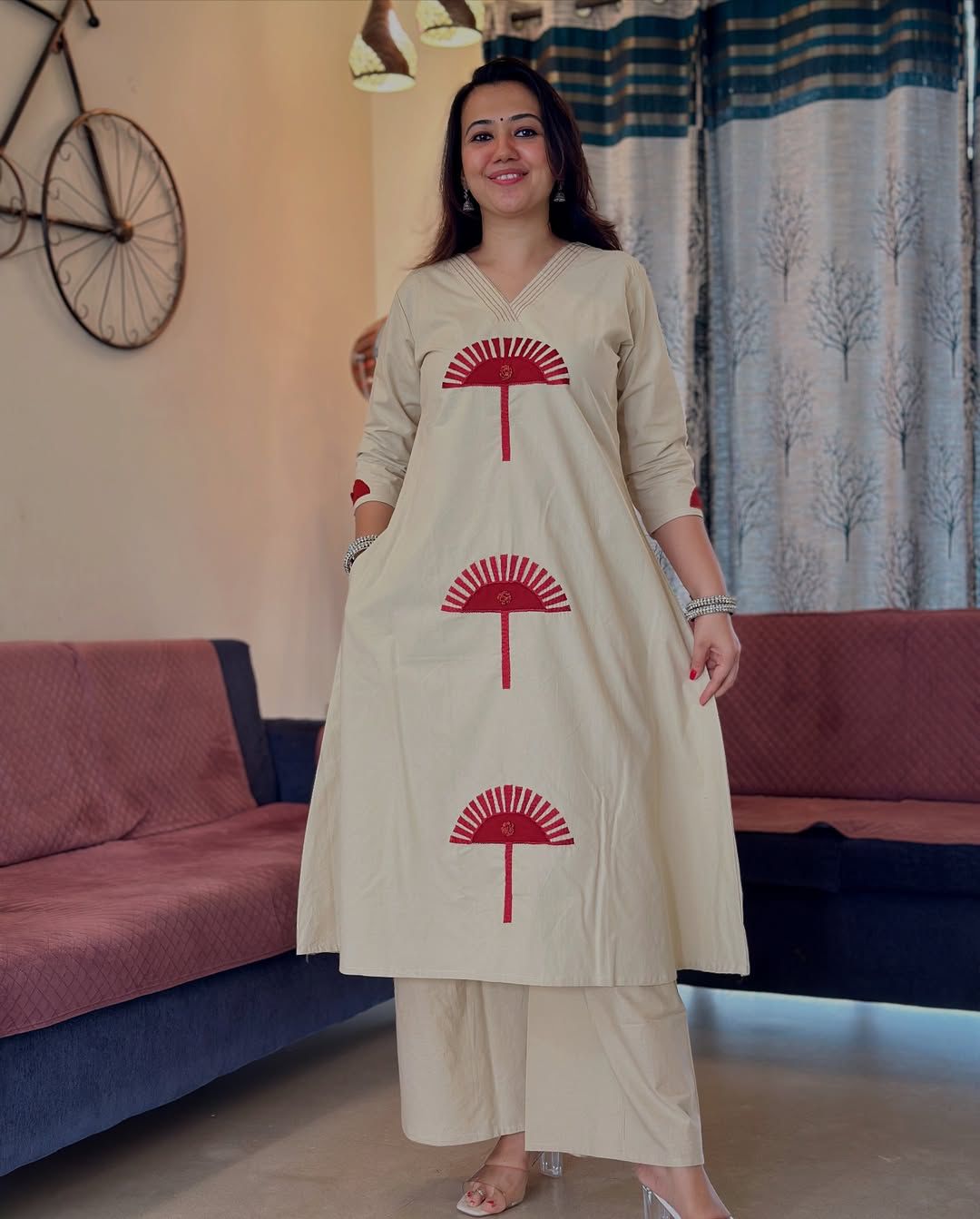 *This Festive season We have launch A beautiful  Kurti Pant set for Gorgeous ladies *

*We have brought it for you.  Very amazing kurti pant set in which makes your looks very impressive and stunning*