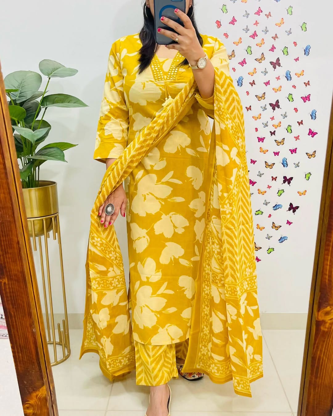 New Designer Floral Cotton Suit set collection*
*Designer Mughal/Kalamkari Fusion Floral print kurti pant dupatta set