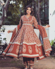 *We are here to spread some magic to your ethnic Heavy Cotton*

*Pure fine Cotton fabric   Kurti with Pant with cotton 100-100 Dupatta*Nack Hand work