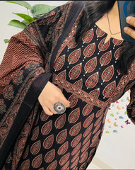 *This A-line pant set is perfect for the summer season with its vibrant floral print and confident pocket one side. Plus, the included matching dupatta completes the look and adds an extra touch
