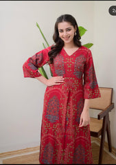 ★Original 
*This 2-piece set features a high-collar printed kurta with pant 
Kurtis with neck work 🌸
High demanded 2 piece set