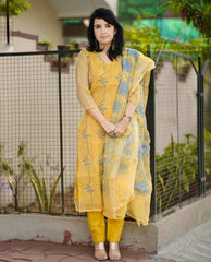 *LOOK GRACEFUL IN OUR  EMBROIDERED KOTA SET IN PASTEL COLOUR TO UPDATE UR WARDROBE*