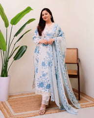 *New arrival *
Look straight out of a dreamy movie set as  you turn around and walk in this elegant flaired suit ! The perfect of traditional wear