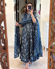 The outfits in your images showcase beautiful traditional kurta sets with a contemporary touch! Here are the details based on your uploads: