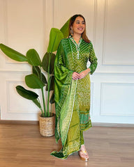 Af Lonching  Heavy quality Chinon Silk Fabric designer festive wear kurti pant and duppta  with Embroidery, Sequence & Zari Work with lining