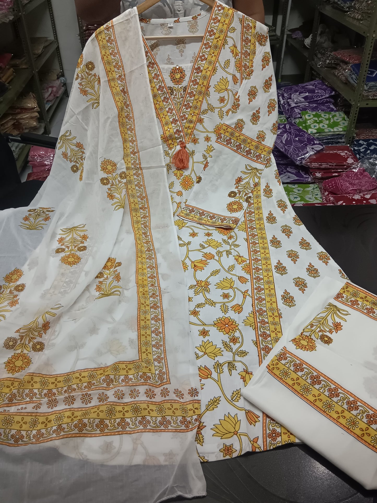New Floral Motif Printed Cotton kurta Set (BFST121)