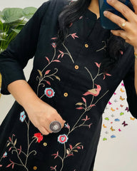 Stylish Ethnic Top Pant*

Designer Top Pant set in Fine *Cotton 60*60* Fabric with heavy Embroidery on the kurti with Mesmerizing Look...
🤍🩵💚🩷🤎🖤