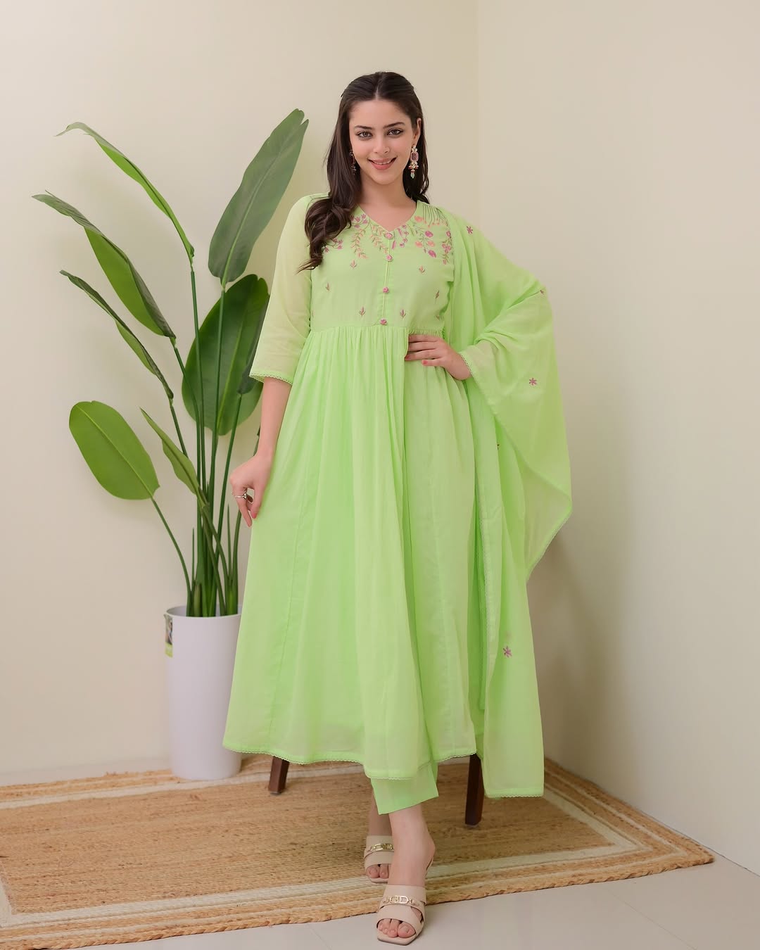*New Launch*
❤️❤️❤️❤️❤️❤️❤️❤️

🌸KURTA PENT WITH DUPATTA SUIT SET🌸